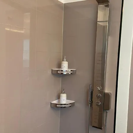 Appartement Modern Eingerichtete Mit 2 Schlafzimmern Bergen (Traunstein)