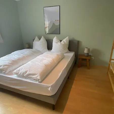 Appartement Modern Eingerichtete Mit 2 Schlafzimmern Bergen (Traunstein)