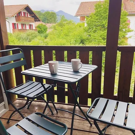 Modern Eingerichtete Mit 2 Schlafzimmern Appartement Bergen (Traunstein)
